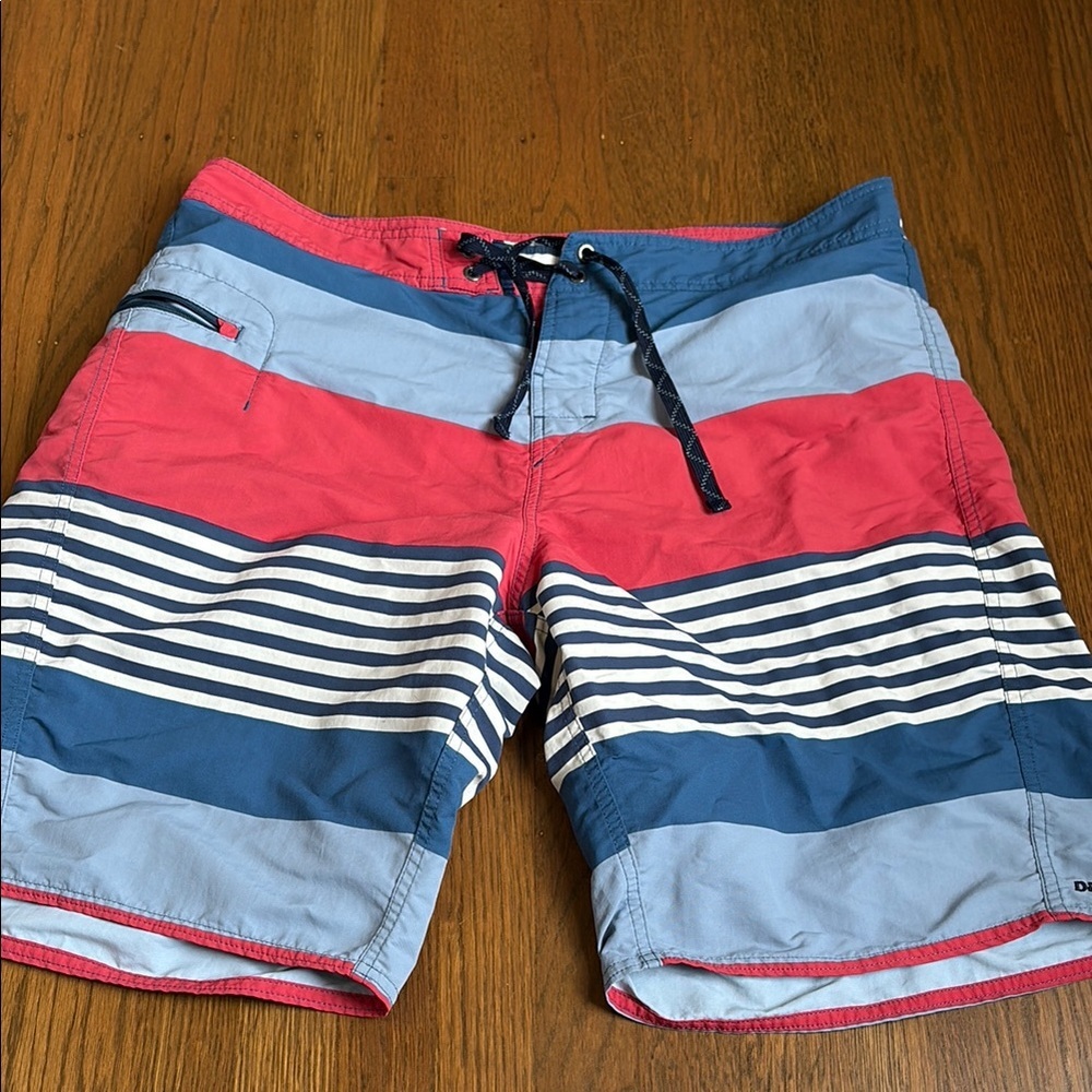 Patagonia Men's Wavefarer Board Shorts size 36
